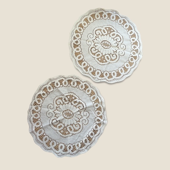 Vintage Lace Doilies Two Pieces Ecru Kitchen Linens Circa 1980s - Picture 4 of 10